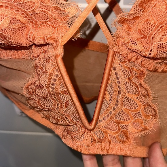 NWT La SENZA Lacy Bralette - Picture 8 of 16